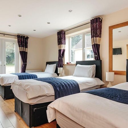 The Lodge Redhill  Экстерьер фото
