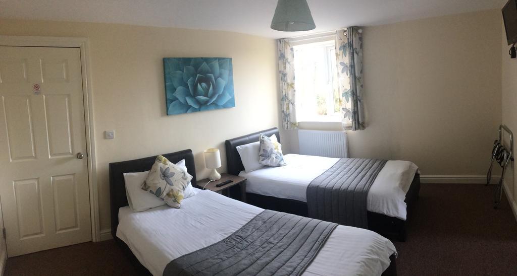 The Lodge Redhill  Экстерьер фото